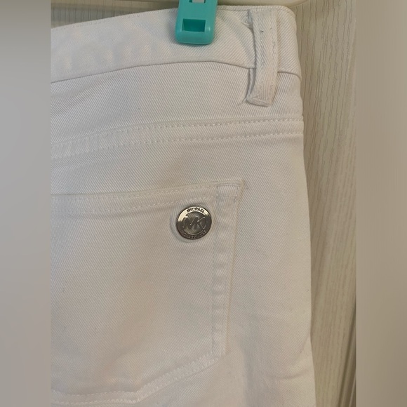 Michael Kors Women's White Denim Capri Jeans - Size 6 Stretch - Picture 3 of 5